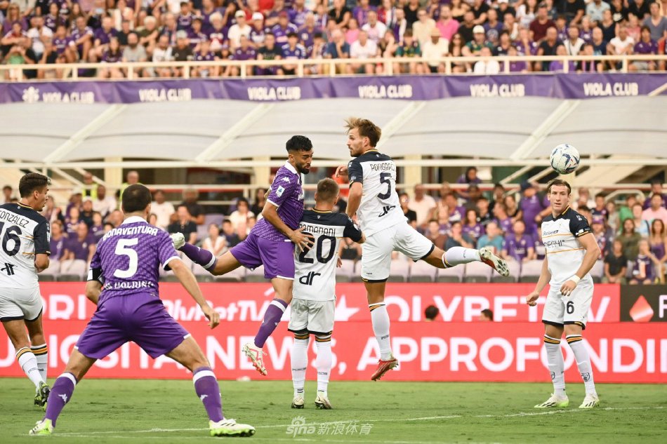 英超中站稳 英超中站稳