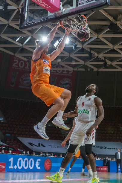 通过建立球 通过建立球